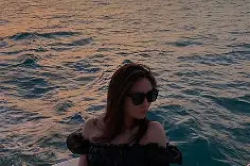 探店博主的一个“避雷贴”杀死了一家排队三小时的网红店？